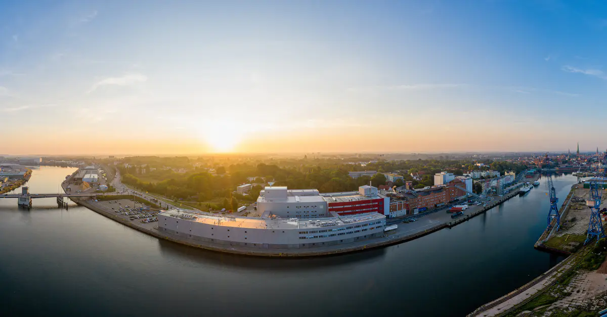 Panorama Blick auf das erste Produktionswerk in Lübeck